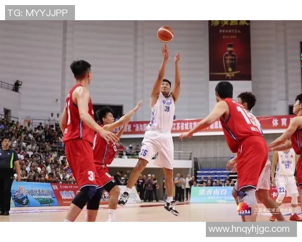 南京篮球队在联合会杯积分榜上以98分稳居第一名展现强劲实力 南京篮球队在联合会杯积分榜上以98分稳居第一名展现强劲实力